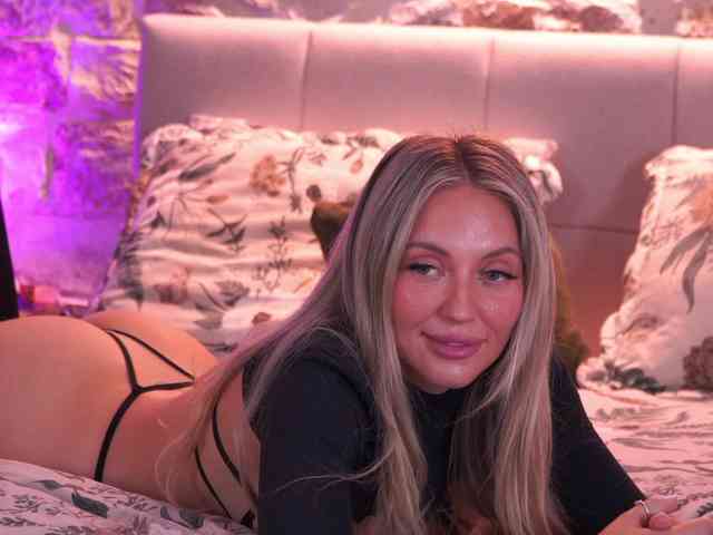 JoanneSpoilMe webcam