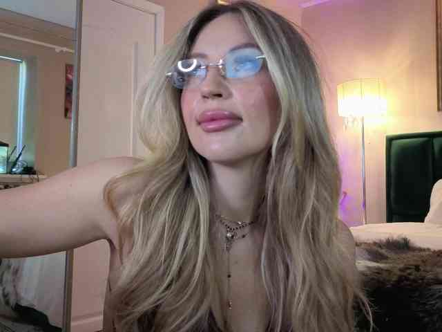 JoanneSpoilMe webcam