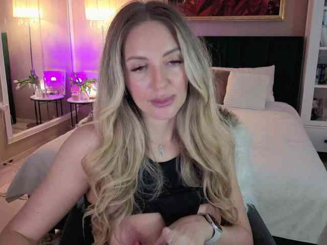 JoanneSpoilMe webcam