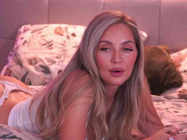 JoanneSpoilMe webcam
