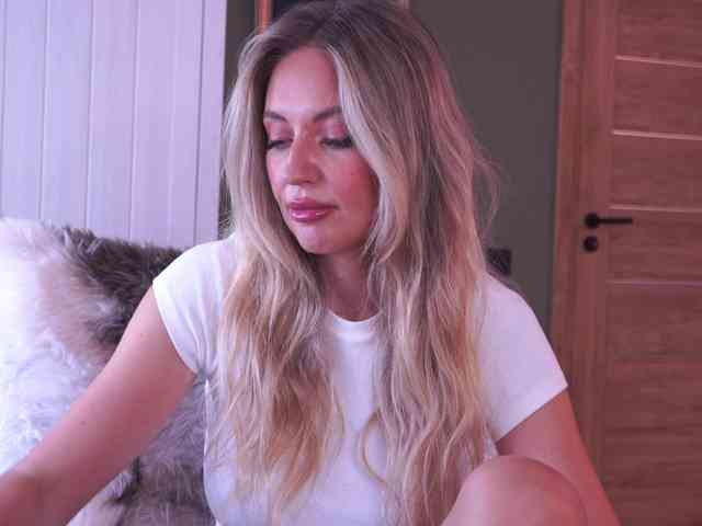 JoanneSpoilMe webcam