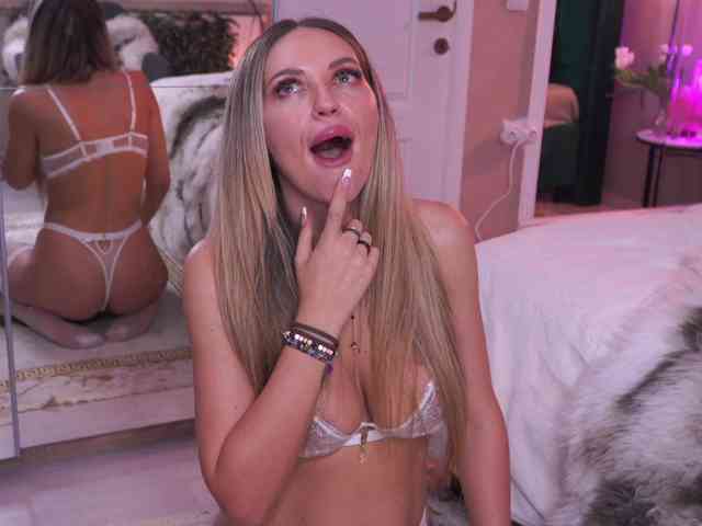 JoanneSpoilMe webcam
