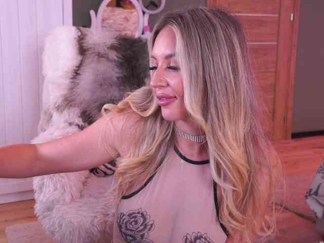 JoanneSpoilMe webcam