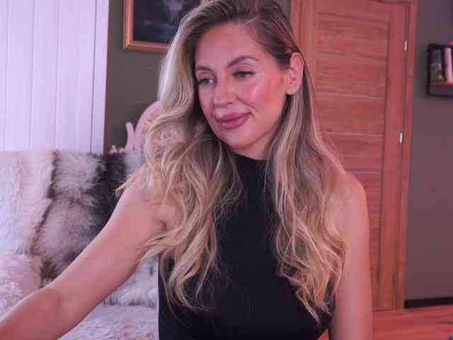 JoanneSpoilMe webcam