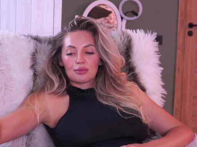 JoanneSpoilMe webcam
