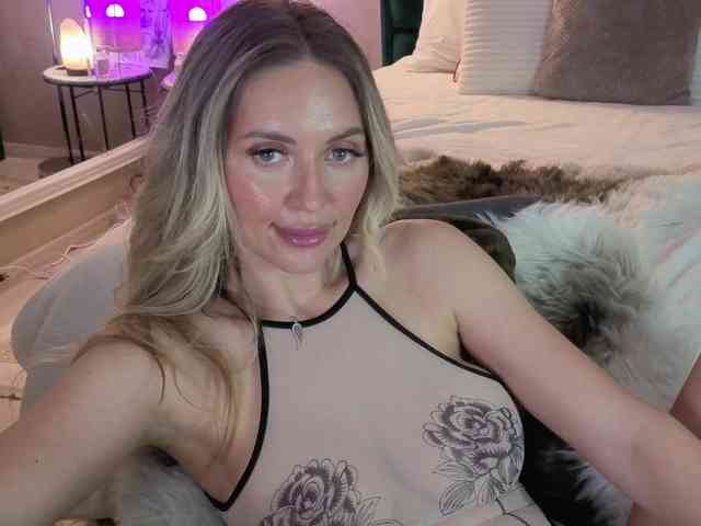 JoanneSpoilMe webcam