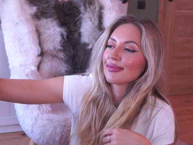 JoanneSpoilMe webcam