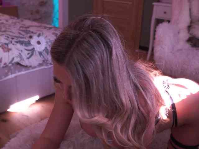 JoanneSpoilMe webcam