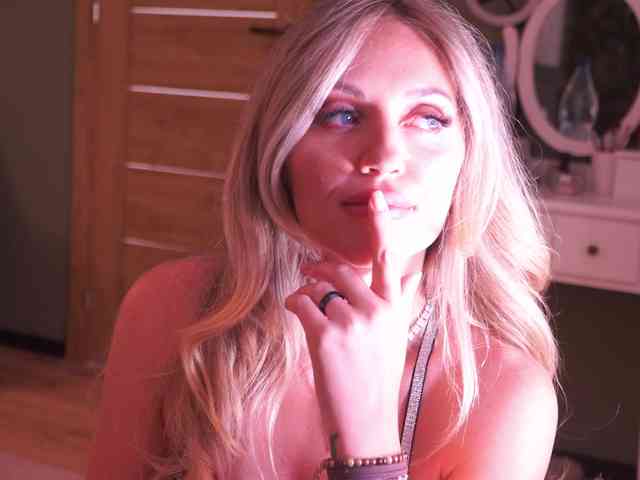 JoanneSpoilMe webcam