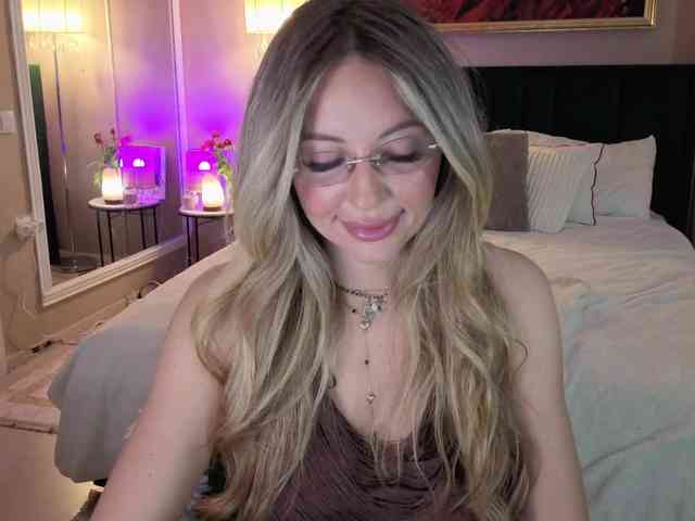 JoanneSpoilMe webcam