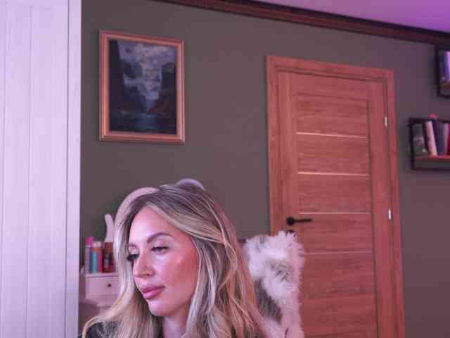 JoanneSpoilMe webcam