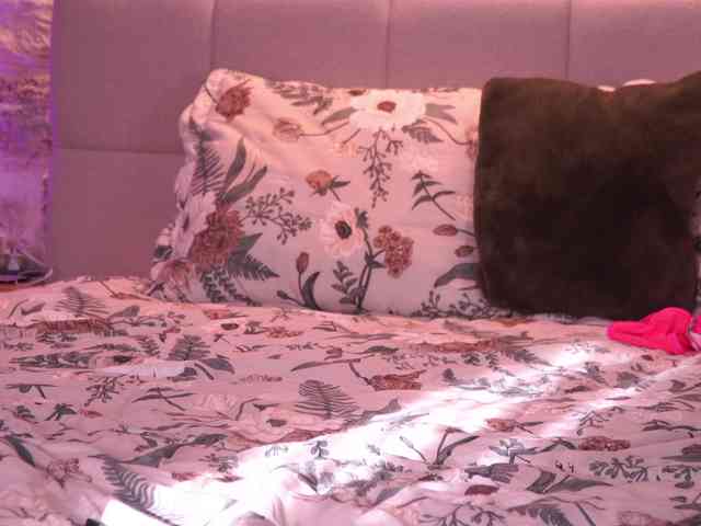 JoanneSpoilMe webcam