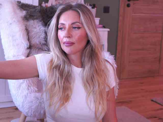 JoanneSpoilMe webcam