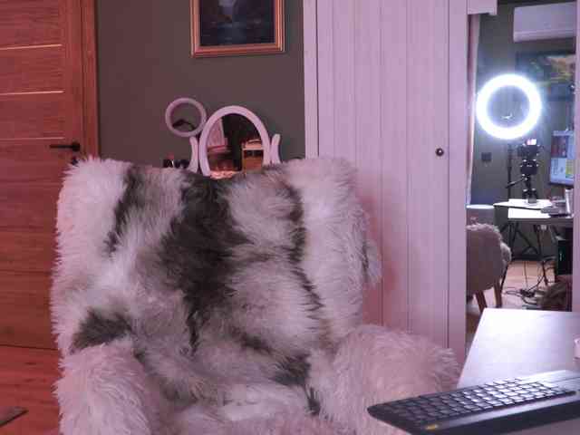 JoanneSpoilMe webcam