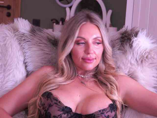 JoanneSpoilMe webcam