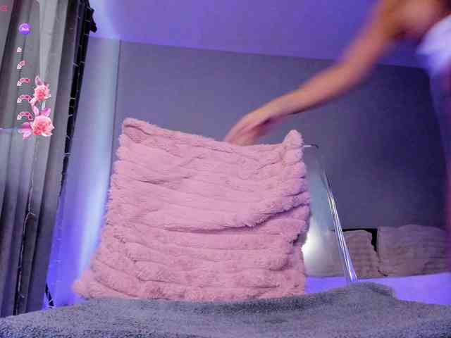 Kyliejo18 webcam