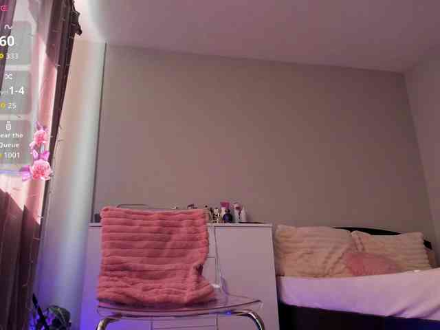 Kyliejo18 webcam