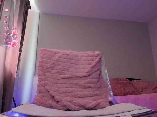 Kyliejo18 webcam