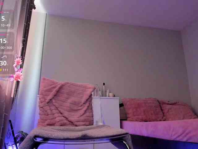 Kyliejo18 webcam