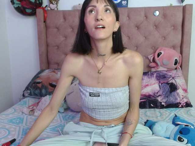 sakuraskinny live cam on BongaCams