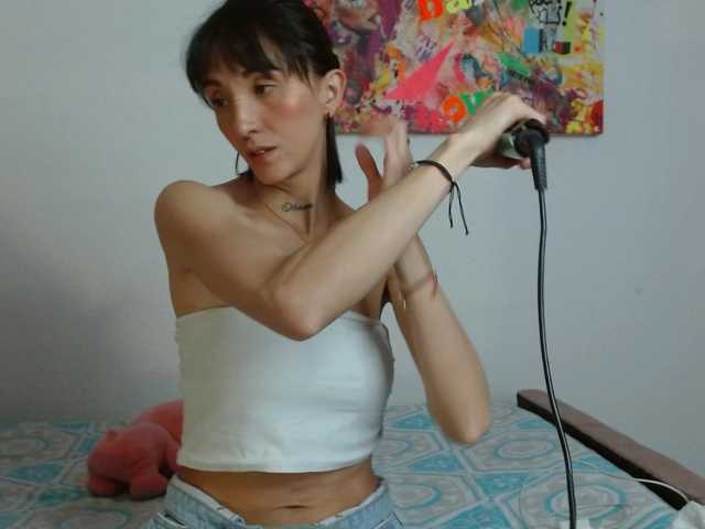 sakuraskinny live cam on BongaCams