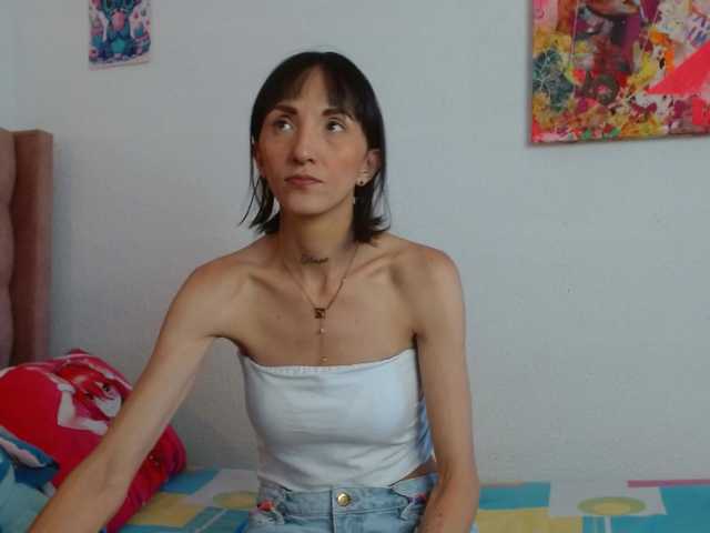 sakuraskinny live cam on BongaCams