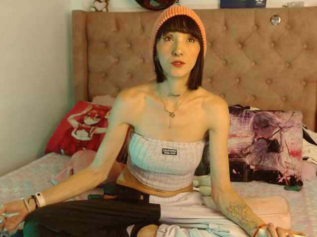 sakuraskinny live cam on BongaCams