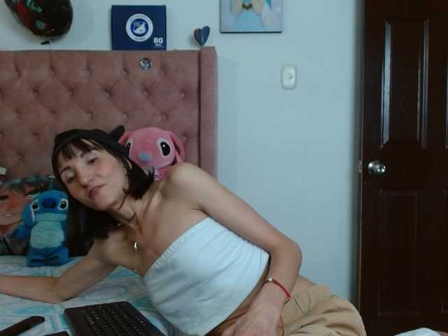 sakuraskinny live cam on BongaCams