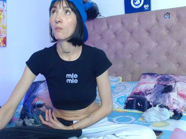 sakuraskinny webcam bongacams model stream image