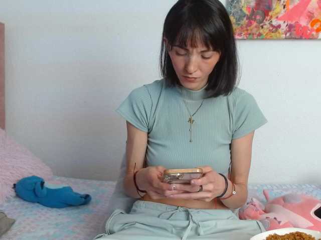 sakuraskinny live cam on BongaCams