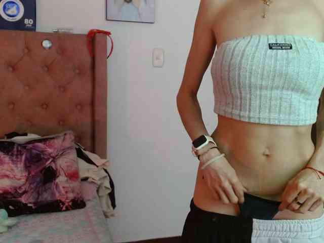 sakuraskinny webcam