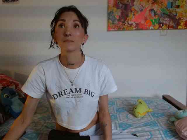 sakuraskinny webcam