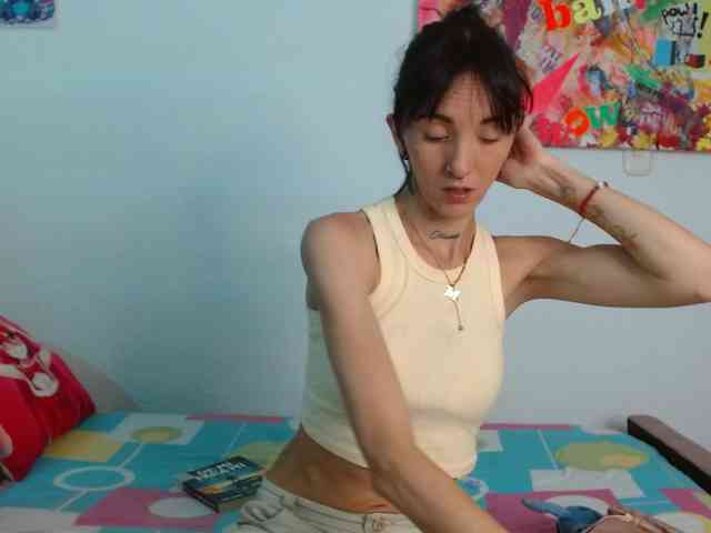 sakuraskinny webcam