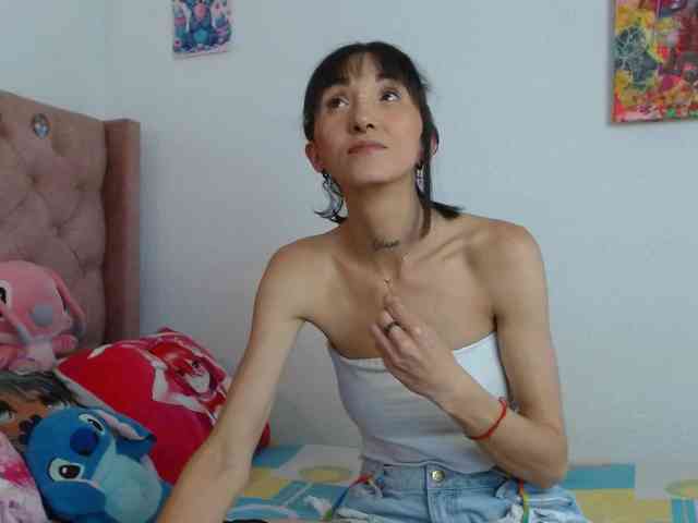 sakuraskinny webcam
