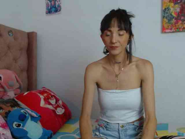 sakuraskinny webcam