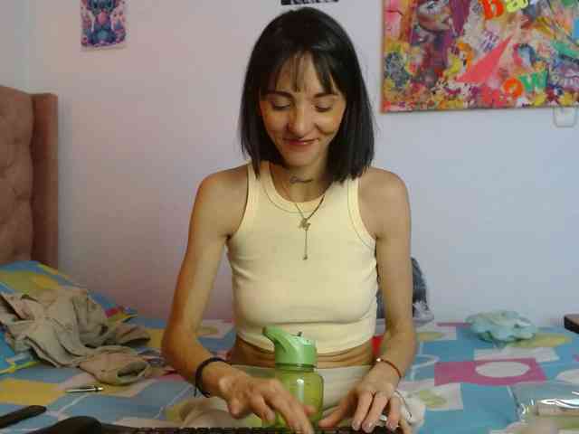 sakuraskinny webcam