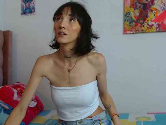 sakuraskinny webcam