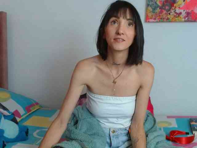 sakuraskinny webcam