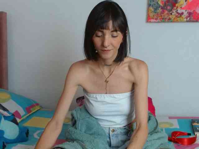sakuraskinny webcam