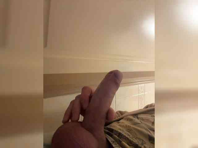 Elvinj22 Live Webcam on BongaCams