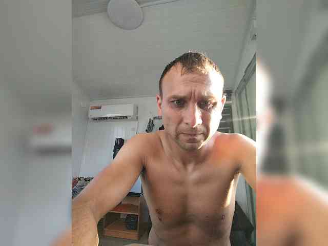 Temschik1992 Live Webcam on BongaCams