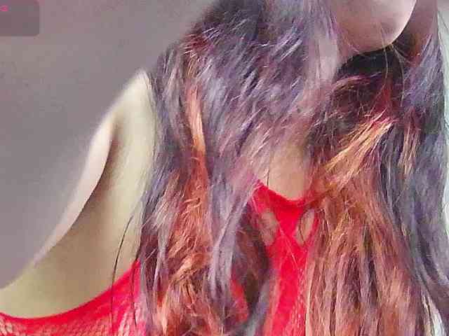 Modella: Valerydirty-dark
