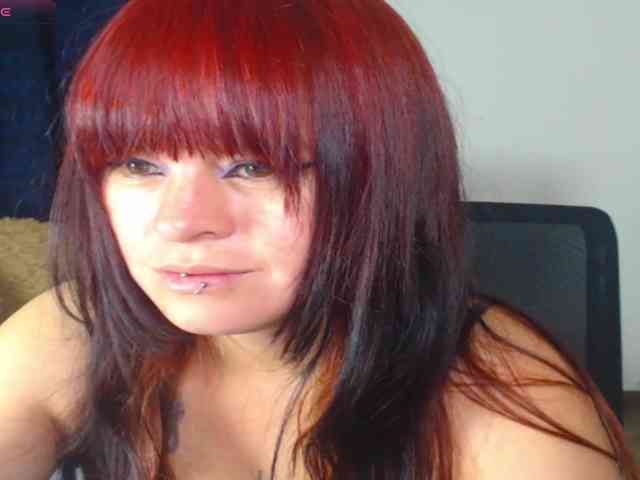 Valerydirty-dark webcam