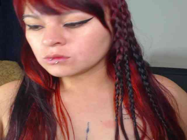 Modelo: Valerydirty-dark