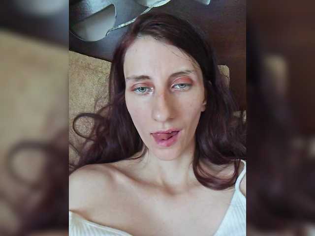 Kitty2044