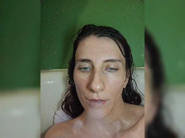 Kitty2044 Live Cam on BongaCams