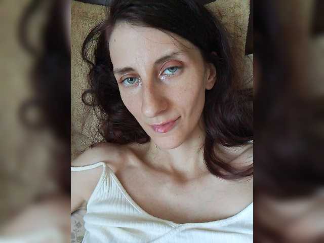 Kitty2044 live cam on BongaCams