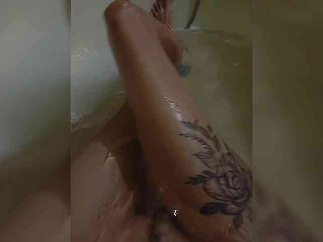 Kitty2044 webcam