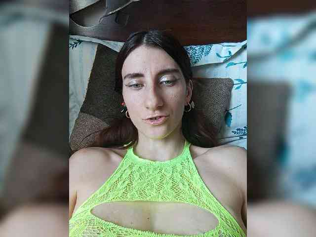 Kitty2044 webcam
