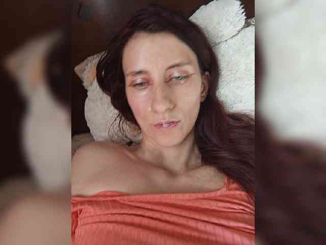 Kitty2044 webcam